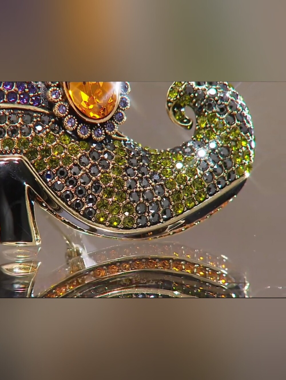 HEIDI DAUS Walk Witch Way SWAROVSKI Crystal Halloween Witch Boot Shoe Brooch Pin - Picture 8 of 14